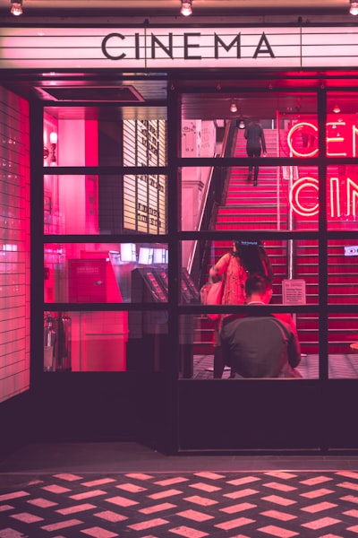 纪录片《地球脉动III》自然风光纪录片海报，大卫·爱登堡解说