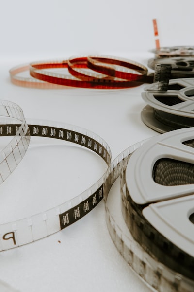 电影《奥本海默》传记剧情片海报，基里安·墨菲主演